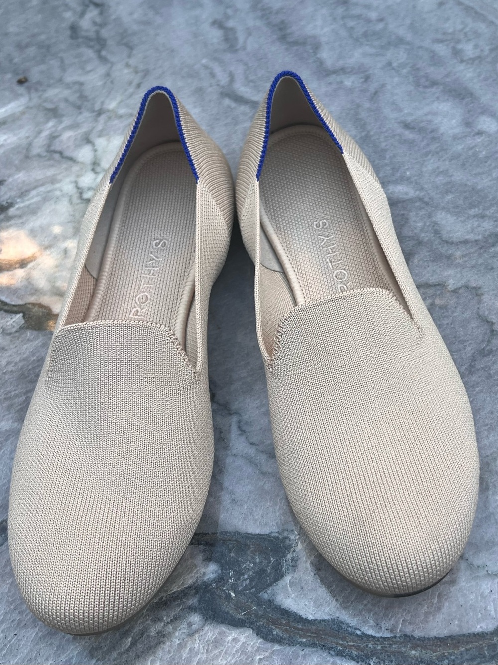 Rothys The Daily Loafer size 8 Beige Knit Slip-On Flats with Blue Trim
